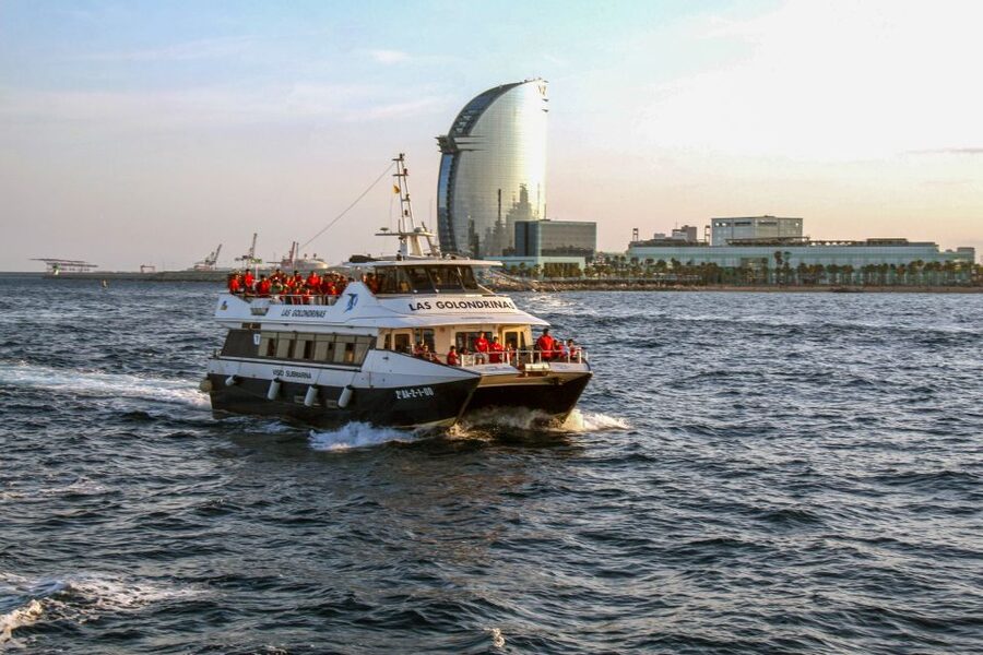 Barcelona: Boat Tour in Las Golondrinas - Who this tour suits best, and who should skip it