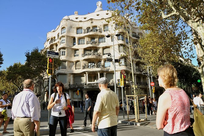 Barcelona Card: Museums + Transport for 72h, 96h or 120h - Getting the card and using Barcelona transit, especially from the airport