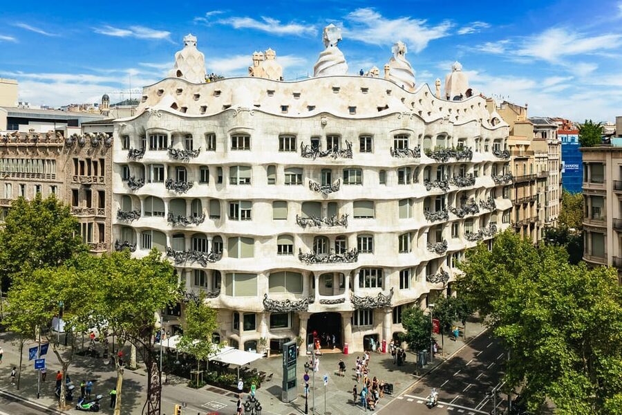 Barcelona: Casa Milà Early-Morning Access Guided Tour - Key highlights worth prioritizing
