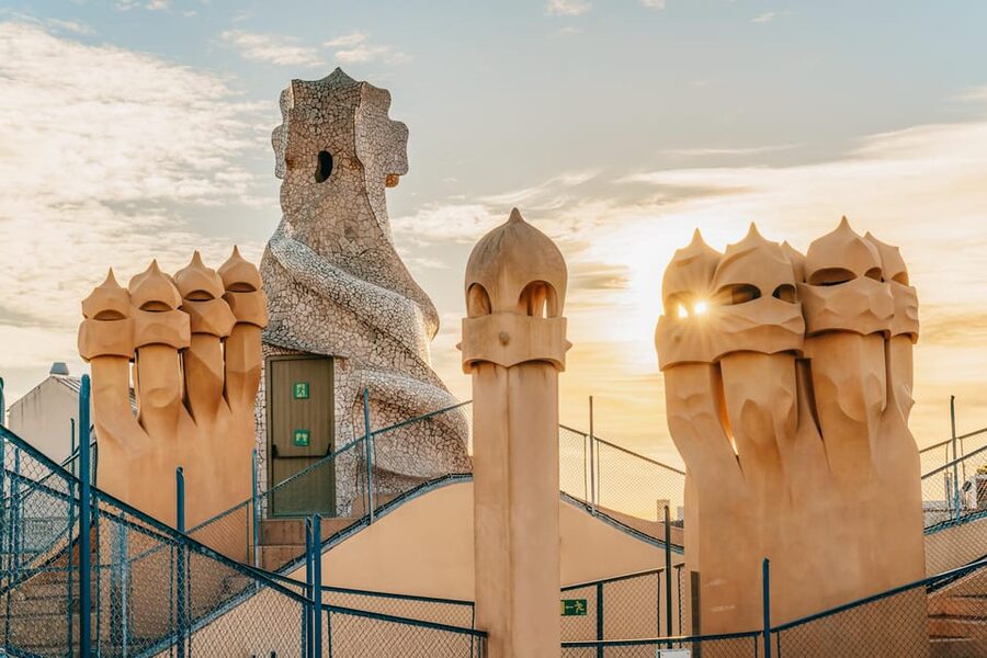 Barcelona: Casa Milà Early-Morning Access Guided Tour - Inside La Pedrera: the quiet route through Gaudí’s design ideas