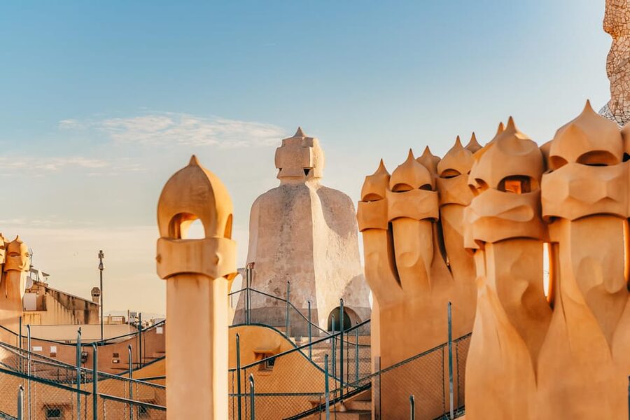 Barcelona: Casa Milà Early-Morning Access Guided Tour - Guides can make or break La Pedrera, and this tour often lands well