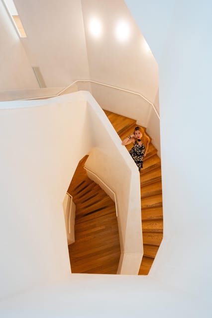 Barcelona: Casa Vicens, Pedrera, and Casa Batlló Guided Tour - The guide makes the tour: language, pace, and small-group management
