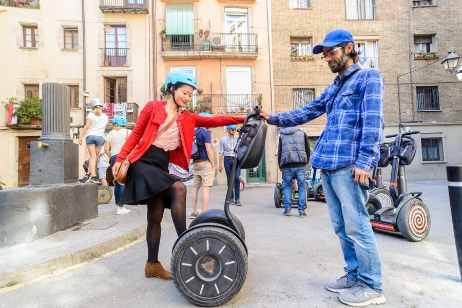 Barcelona: City and Seafront Guided Segway Tour - From Roman Walls to the Gothic Quarter in a One-Day Shortcut