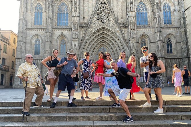 Barcelona City Tour: Gothic Pedrera, Sagrada Familia & Park Güell - Montjuïc viewpoints: where the city finally opens up