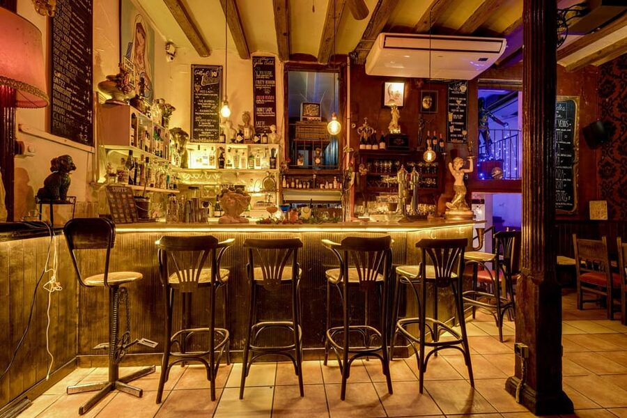 Barcelona: Cocktail Making Class with Tapas - Key reasons this Barcelona cocktail-and-tapas class hits the right note