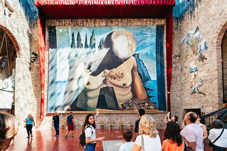 Barcelona: Dali Museum, House and Cadaques Guided Tour - Timing, lunch choices, and how to avoid the end-of-day slump
