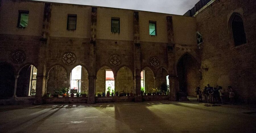 Barcelona: Dark History Night Walking Tour - Key highlights worth your time