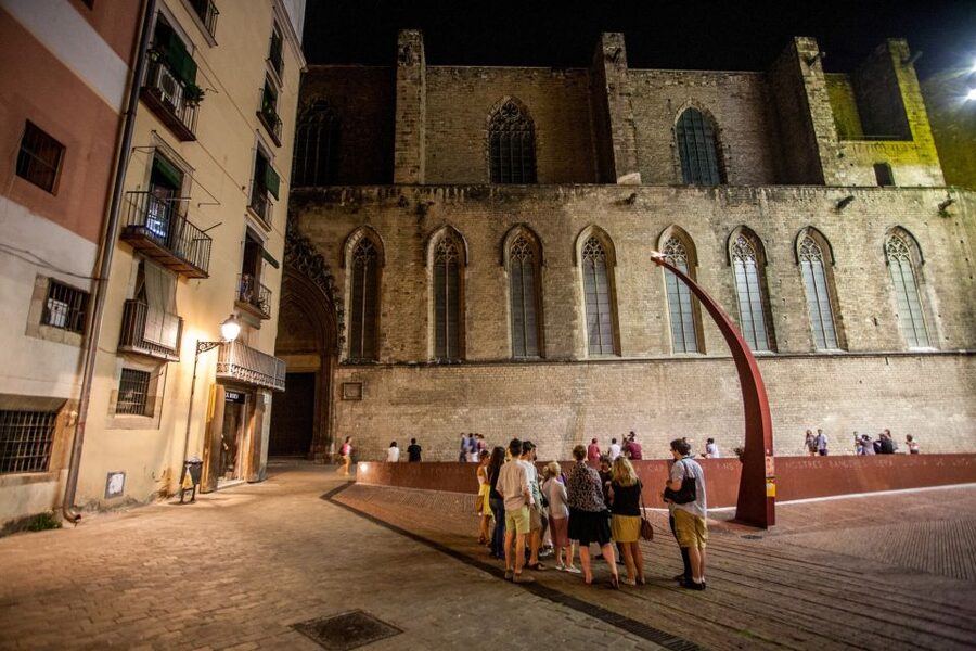 Barcelona: Dark History Night Walking Tour - Wall Projections, Headsets, and Real Stories Instead of Ghost Tricks