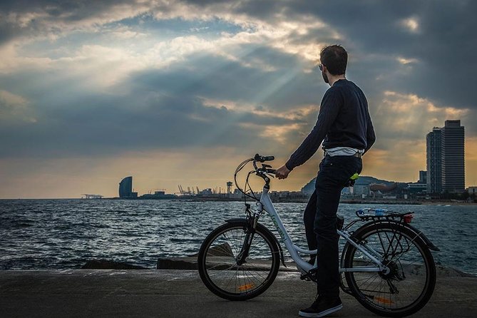 Barcelona E-Bike Photography Tour - E-bike riding in Barcelona: easier legs, smoother photos