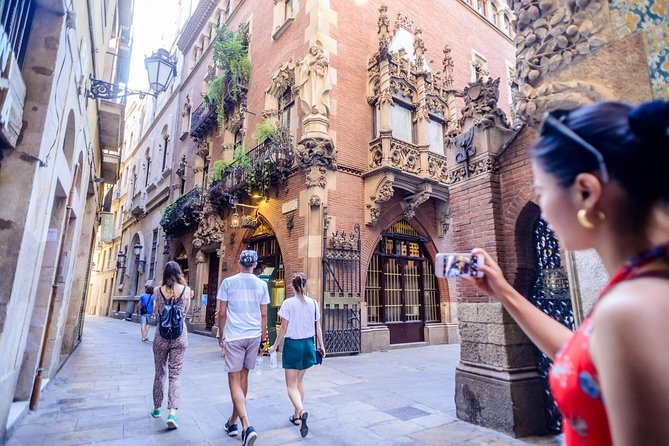 Barcelona E-Bike Small Group Tour with Tapas & Wine Tasting - Port Vell and the Rambla del Mar: a harbor walk that ties old and new