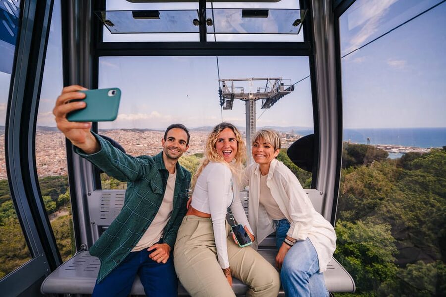 Barcelona: E-Bike Tour with Montjuic Cable Car & Boat Ride - Landing, sea, and air in just 4 hours