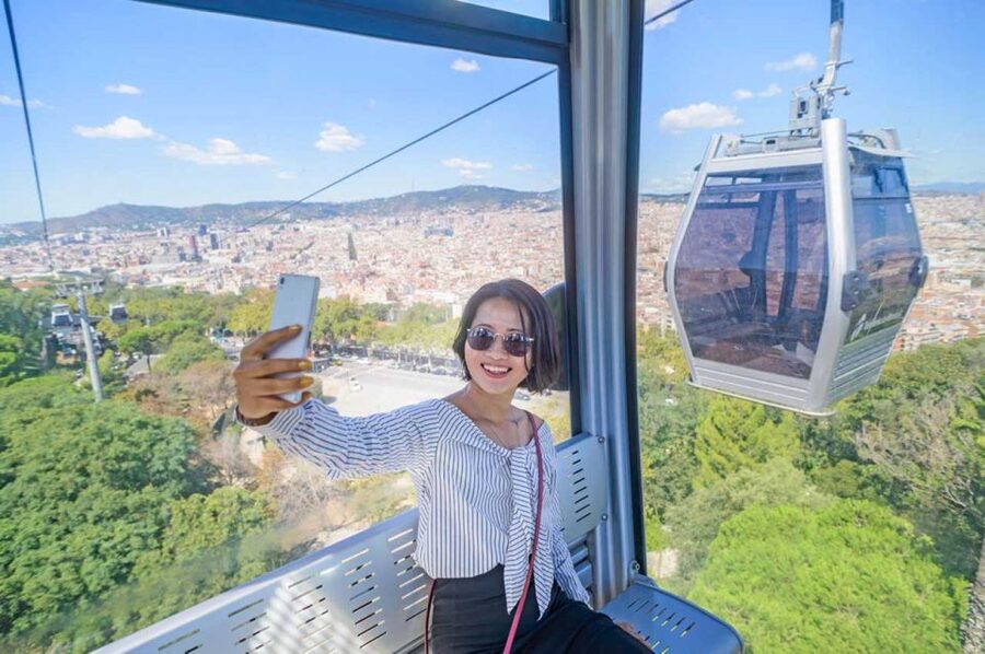 Barcelona: E-Bike Tour with Montjuic Cable Car & Boat Ride - A sailing trip along Barcelona’s coastline