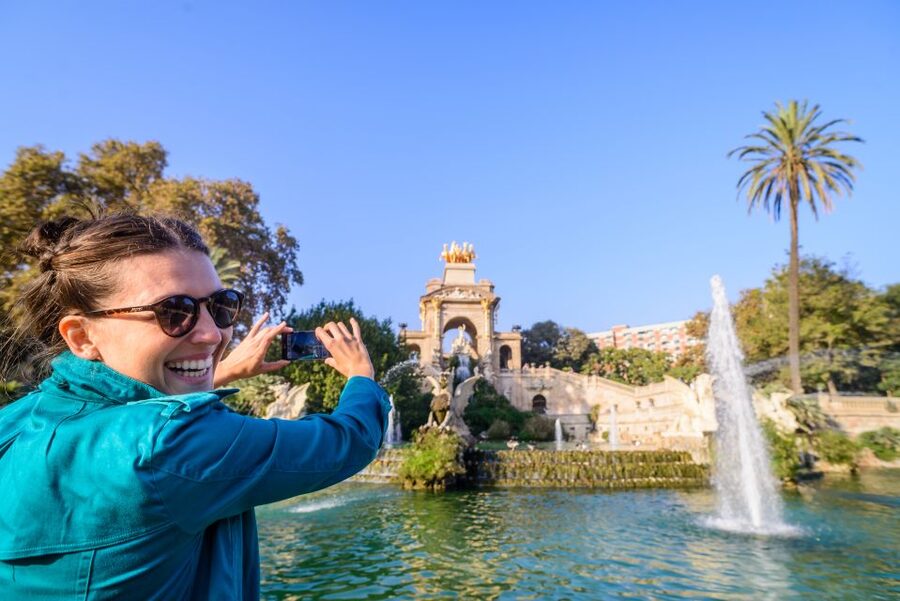 Barcelona eBike Tour with Wine and Tapas Experience - Parc de la Ciutadella: photo stop plus the city’s softer side