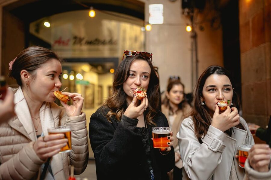 Barcelona: El Born Food Walking Tour with Tapas and Drinks - Why El Born and the Gothic Quarter work so well for tapas