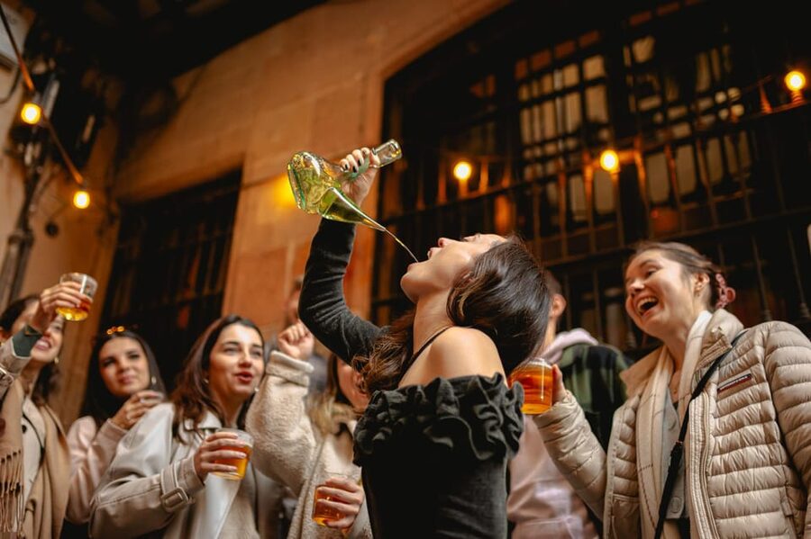 Barcelona: El Born Food Walking Tour with Tapas and Drinks - What priority seating really buys you in Barcelona