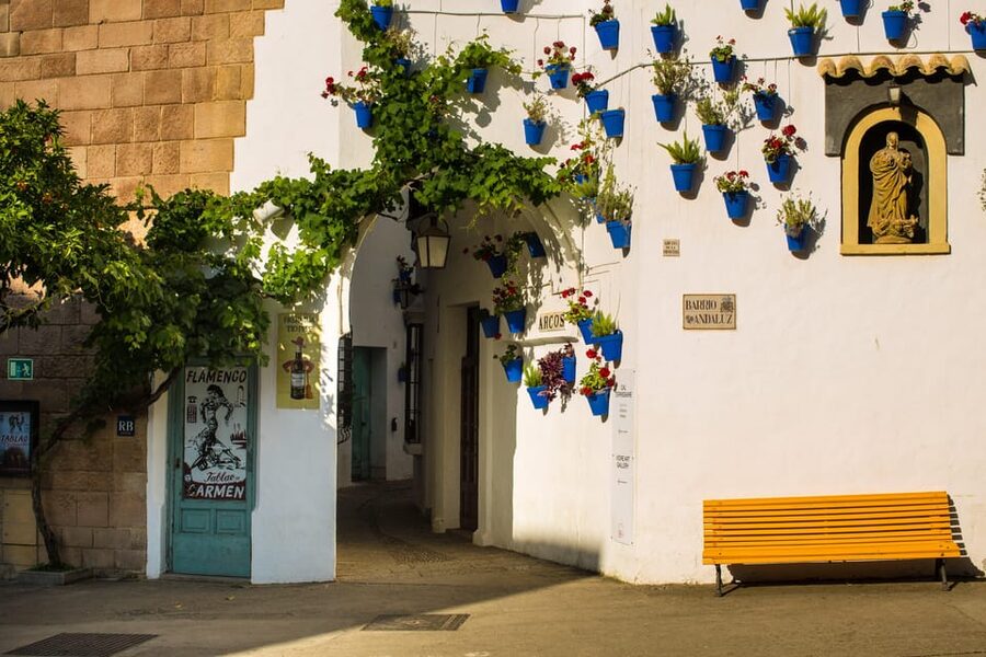 Barcelona: Flamenco Show with Dinner at Tablao de Carmen - Getting there: use Porta d’Ávila for fast entry