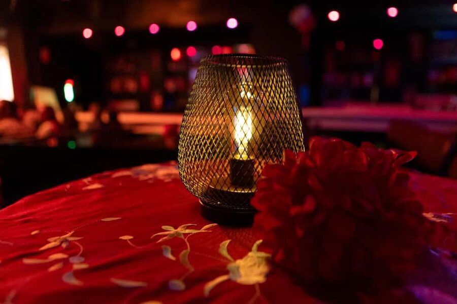 Barcelona: Flamenco Show with Drink at La Rambla - Before you go: how to plan your evening around the silence rule