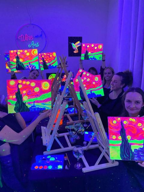 Barcelona: Fluorescent Paint and Wine Workshop - What to Bring (and What You Can Leave at Home)