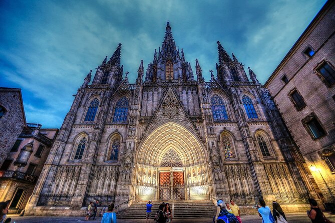 Barcelona Food Tour: Tapas, Drinks and Delights with a Local - Stop 1, Barri Gotic: vermuteo plus the first wave of Catalan comfort