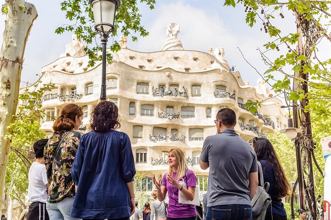 Barcelona Gaudi and Sagrada Familia Tour - L’Eixample modernist walk: Passeig de Gracia without the maze
