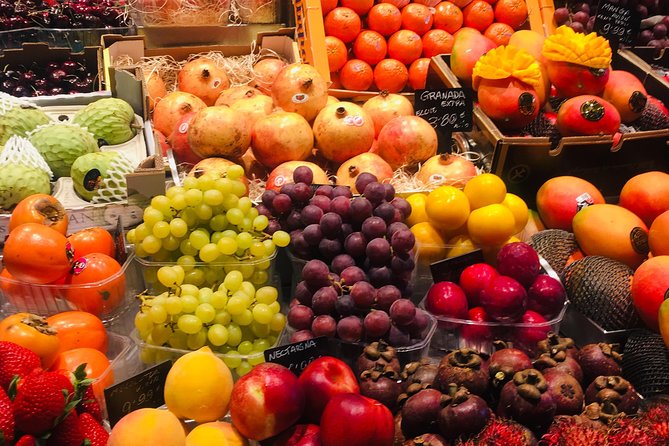 Barcelona Gothic Quarter's Deepest Secrets & Sangria - Sangria and conversation: why the finish matters