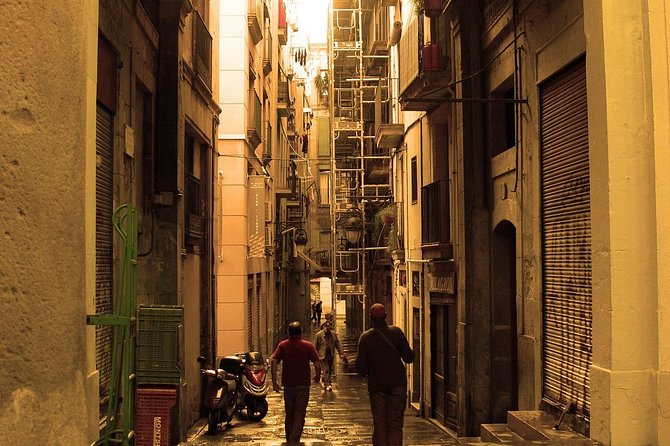 Barcelona Gothic Quarter's Deepest Secrets & Sangria - Meeting at Cafe Zurich and the glide into the old city