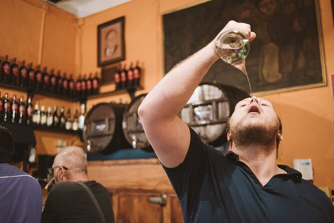 Barcelona Gothic Quarter Tapas & Taverns Food & Wine Tour - Bar La Plata: a 1945 tavern where simplicity is the point