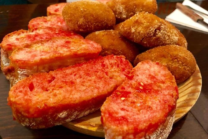 Barcelona Gothic Quarter VIP Tapas & Wine Tour - Carrer dels Carders versus Carrer d’en Gignàs, day-dependent tapas style