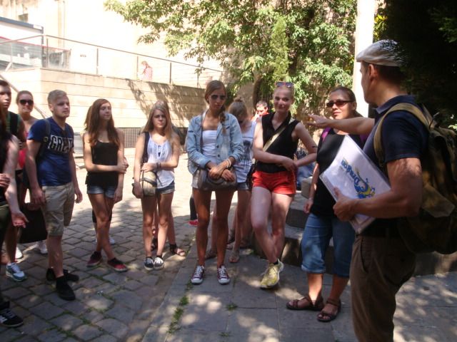 Barcelona: Gothic Quarter Walking Tour - Price and logistics: does $212 per group make sense?