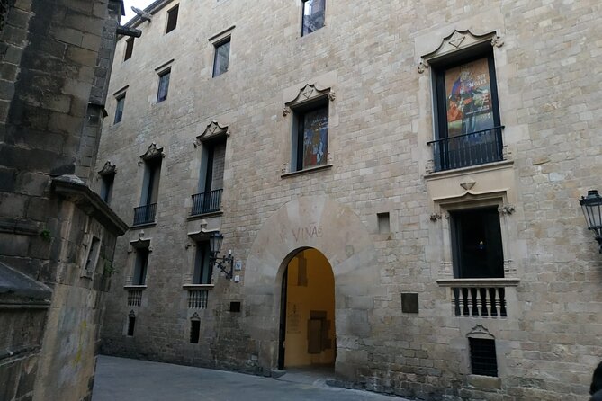 Barcelona Gothic Quarter Walking Tour with Tapas - La Rambla, a famous street that doubles as a navigation tool