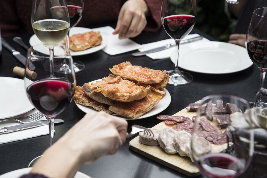 Barcelona Gourmet Food & Wine Tour with Local Expert - What 14 to 16 Tapas Servings Really Means in 4 Hours