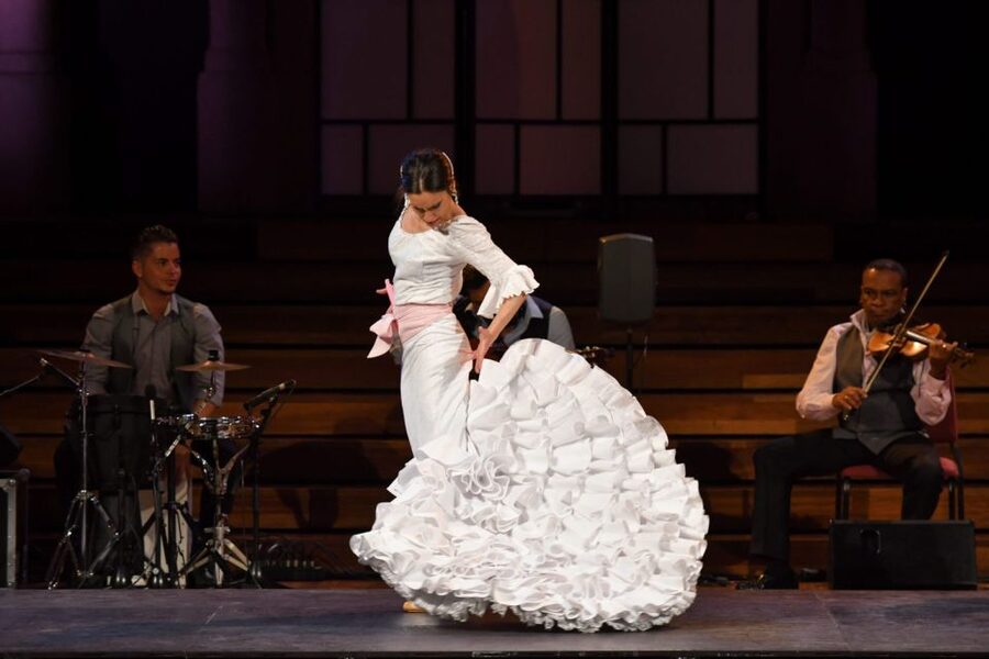 Barcelona: Gran Gala Flamenco Show Entry Ticket - The artistic backbone: Juan Gomez Chicuelo and a powerhouse sound