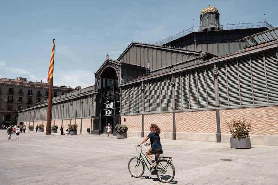 Barcelona: Guided Bike or E-Bike City Tour - Cathedral and Palau de la Música: Catalan Gothic meets music-world detail