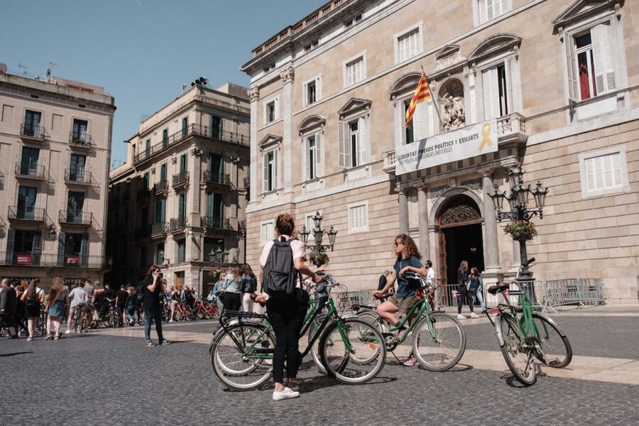 Barcelona: Guided Bike or E-Bike City Tour - Bike, guides, and pacing: why this feels like $34 well spent