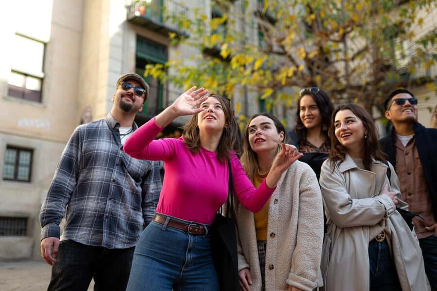 Barcelona: Guided Walking Tour - The Kiss Of Freedom and the Gothic Quarter’s darker edge