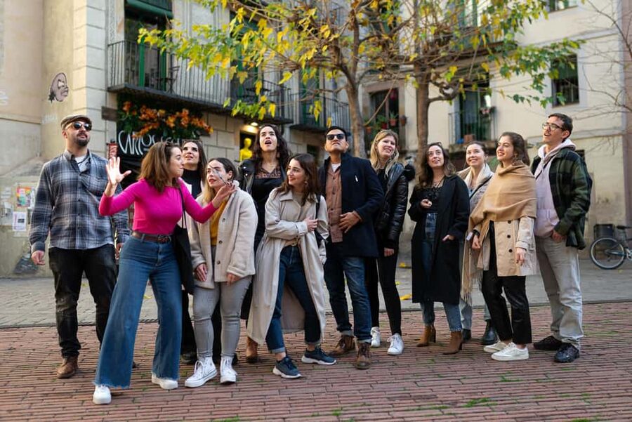 Barcelona: Guided Walking Tour - La Casa de lArdiaca and Bishop’s Bridge: the in-between moments