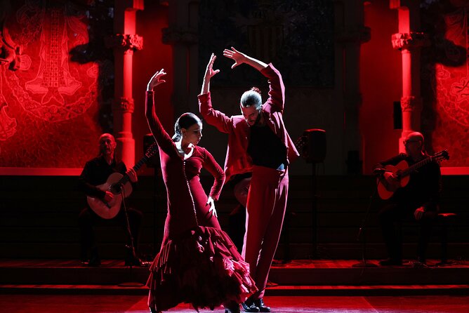Barcelona Guitar Trio & Dance at the Palau de la Musica - The stars on stage: Alí Arango, Xavier Coll, and Luis Robisco