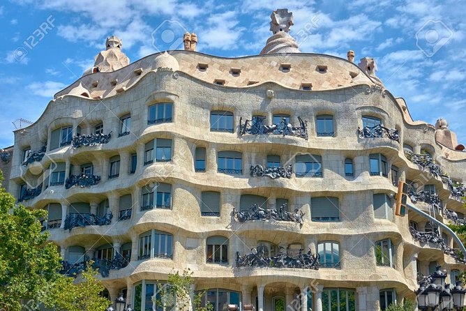 Barcelona Half-Day Sightseeing Private Tour - Stop 3: Park Güell, ceramic details and a ticket you cannot wing