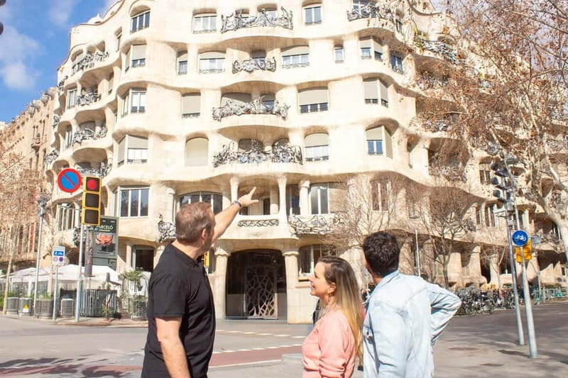Barcelona: Helicopter Flight, Boat Ride, and Walking Tour - Port Vell to the heliport by boat: switch from streets to water views