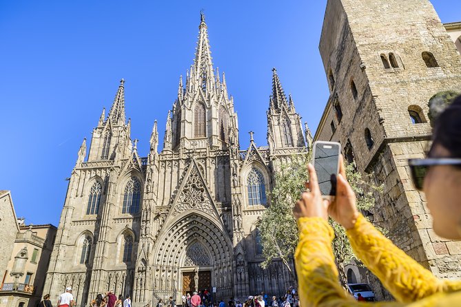 Barcelona Helicopter, Sailboat & Old Town Private Walking Tour - Your 4-hour mix of feet, sea, and sky (and why it works)