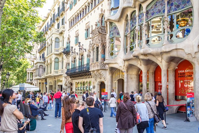 Barcelona Highlights & Montserrat with Port or Hotel Pick Up - Abbey of Montserrat: Christian Pilgrimage, the Black Madonna, and Skip-the-Line