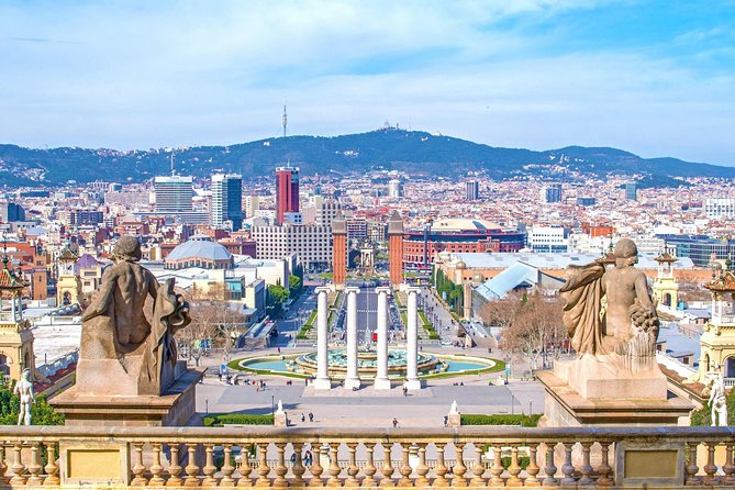 Barcelona Highlights Small Group Tour with Hotel Pick Up - Morning hotel pickup and the small-group vibe (8 to 9 am window)
