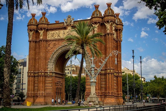 Barcelona Highlights Small Group Tour with Hotel Pick Up - Passeig de Gràcia facades: Gaudí street-level time