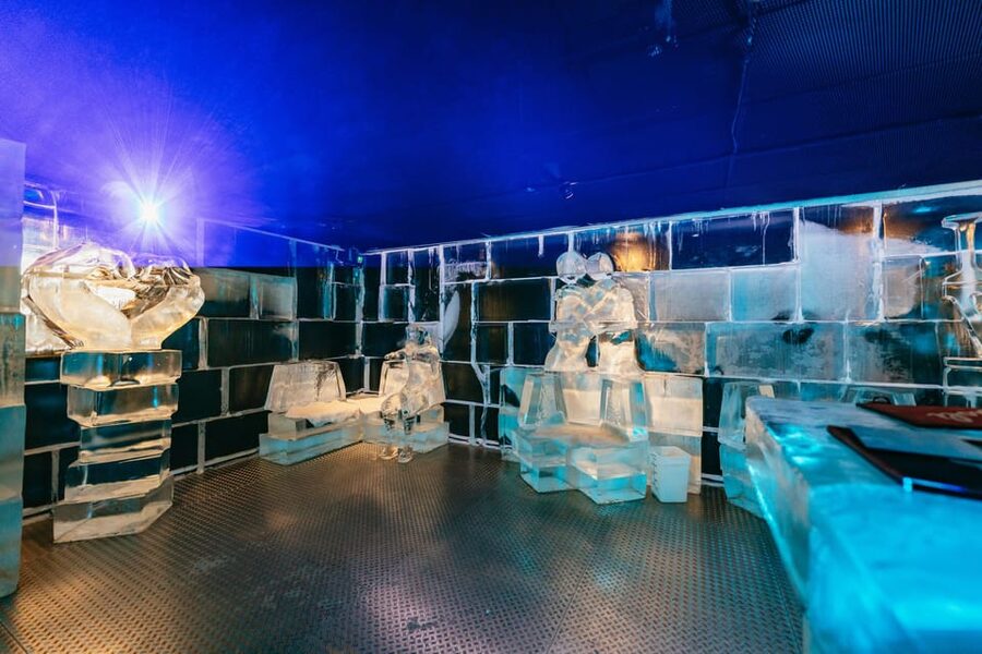 Barcelona: Icebar experience, located at the beach !! - Who should book Icebarcelona (and who might feel it is too small)