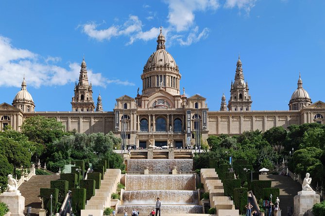 Barcelona in 1 Day: Sagrada Familia, Park Guell,Old Town & Pickup - Park Güell: organic forms, hill views, and smart timing