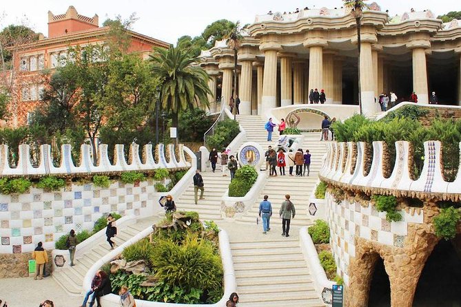 Barcelona in 1 Day: Sagrada Familia, Park Guell,Old Town & Pickup - From Las Ramblas to the sea: quick hits you can place on a map