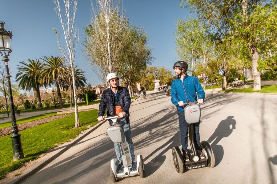 Barcelona Insiders Segway Tour 1.5h - How this 1.5-hour Segway loop really works