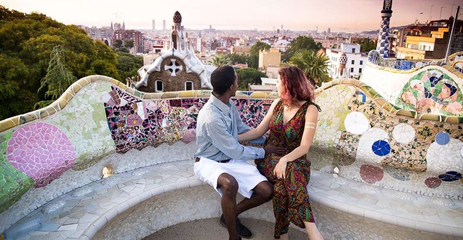 Barcelona: Instagram Tour of the Most Scenic Spots - Gothic Quarter photo stop: quiet streets, big atmosphere