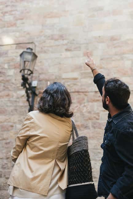 Barcelona: Jewish Quarter 2-Hour Walking Tour - Sinagoga Mayor Barcelona: the anchor stop you’ll keep thinking about