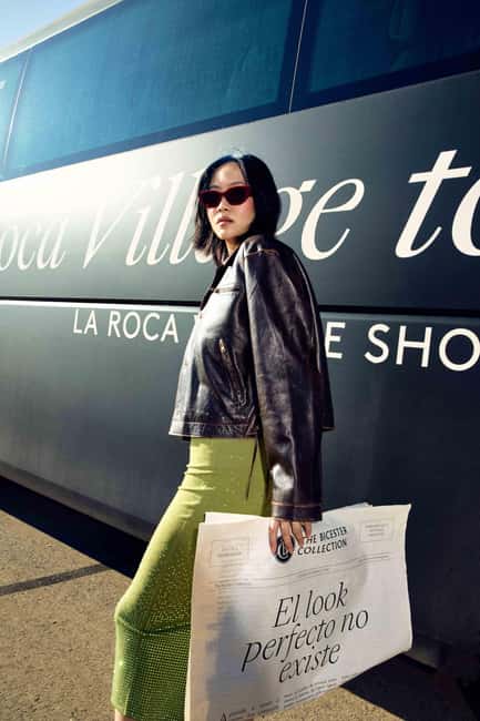 Barcelona: La Roca Village Shopping Express® Day Trip - Guides On Board, Clear Communication, and Helpful Shopping Tips